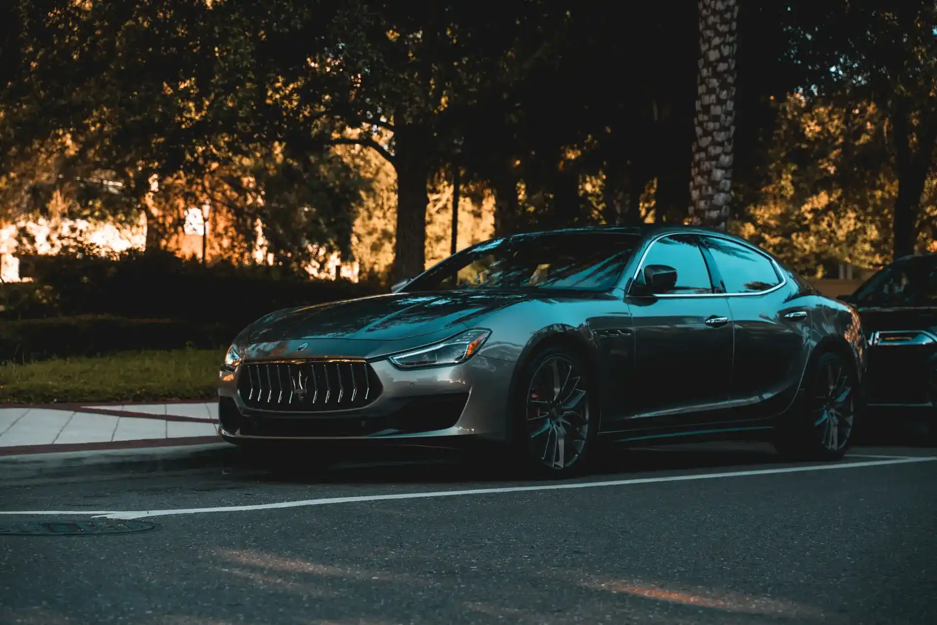 /static/images/chiptuning/types/brands/maserati-illustration.webp